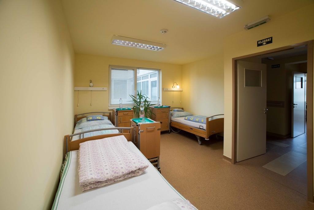 Bed and Breakfast Borbanyai Rehabilitacios Haz Ньиредьхаза Экстерьер фото